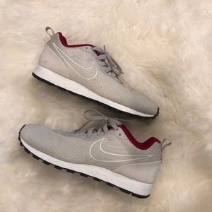 NIKE Like New Women’s Running Shoe